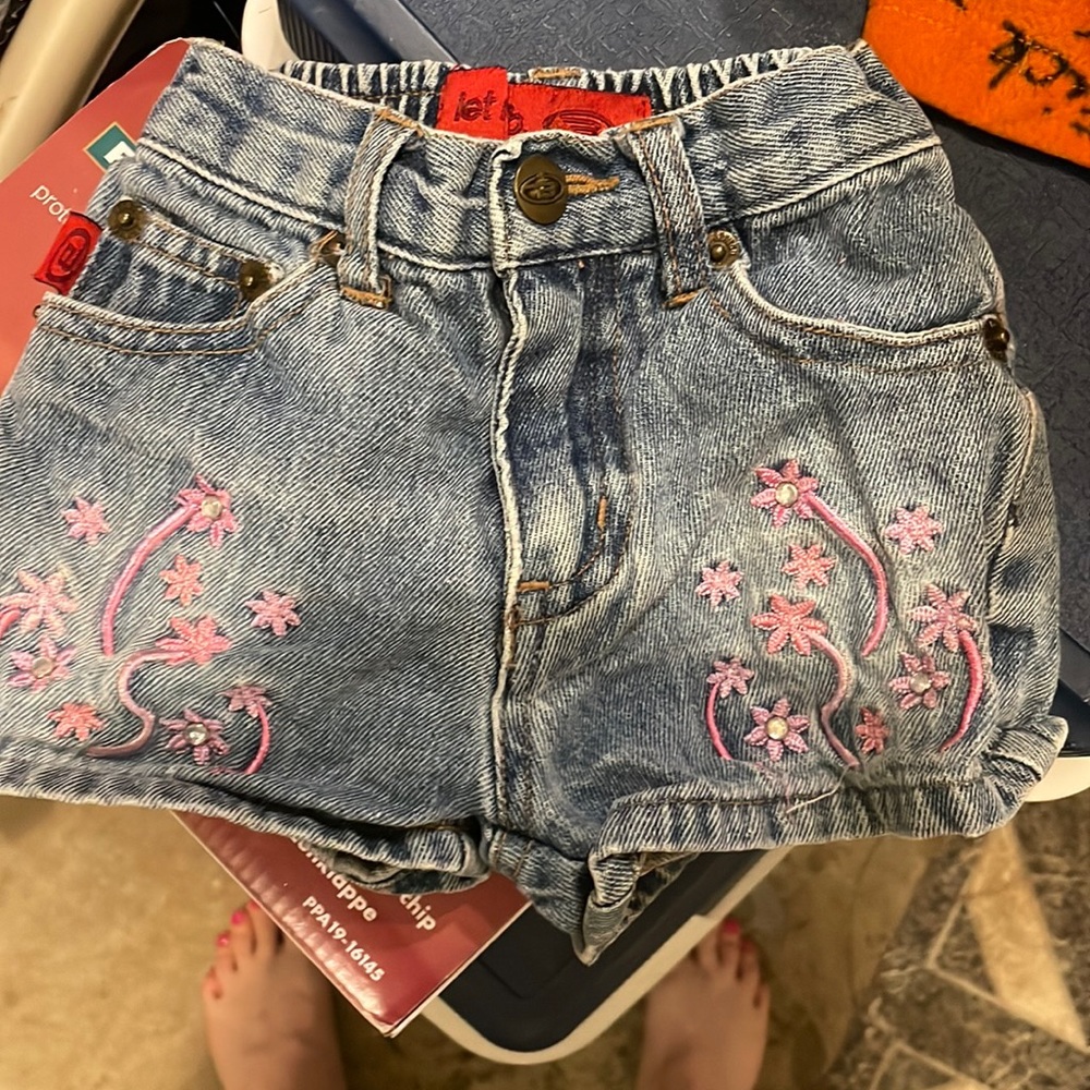 Girls 3t let me be jean shorts with pink and purple flowers in excellent conditi